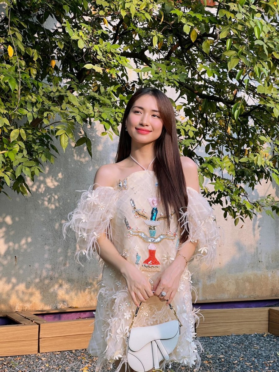hoa-minzy-buon-long-khi-chuyen-tinh-cam-luon-bi-nghi-tieu-cuc-24352153