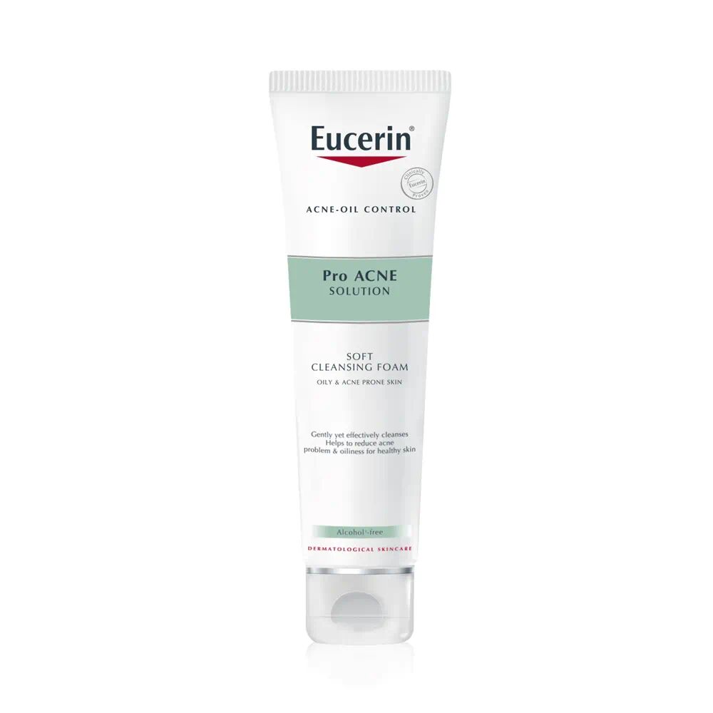 Sữa rửa mặt Eucerin.