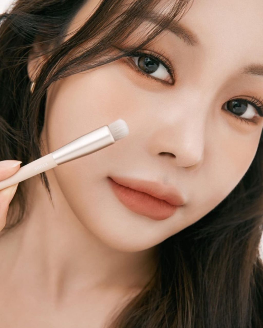 Vẻ đẹp cá tính của Hyojin Cho.
