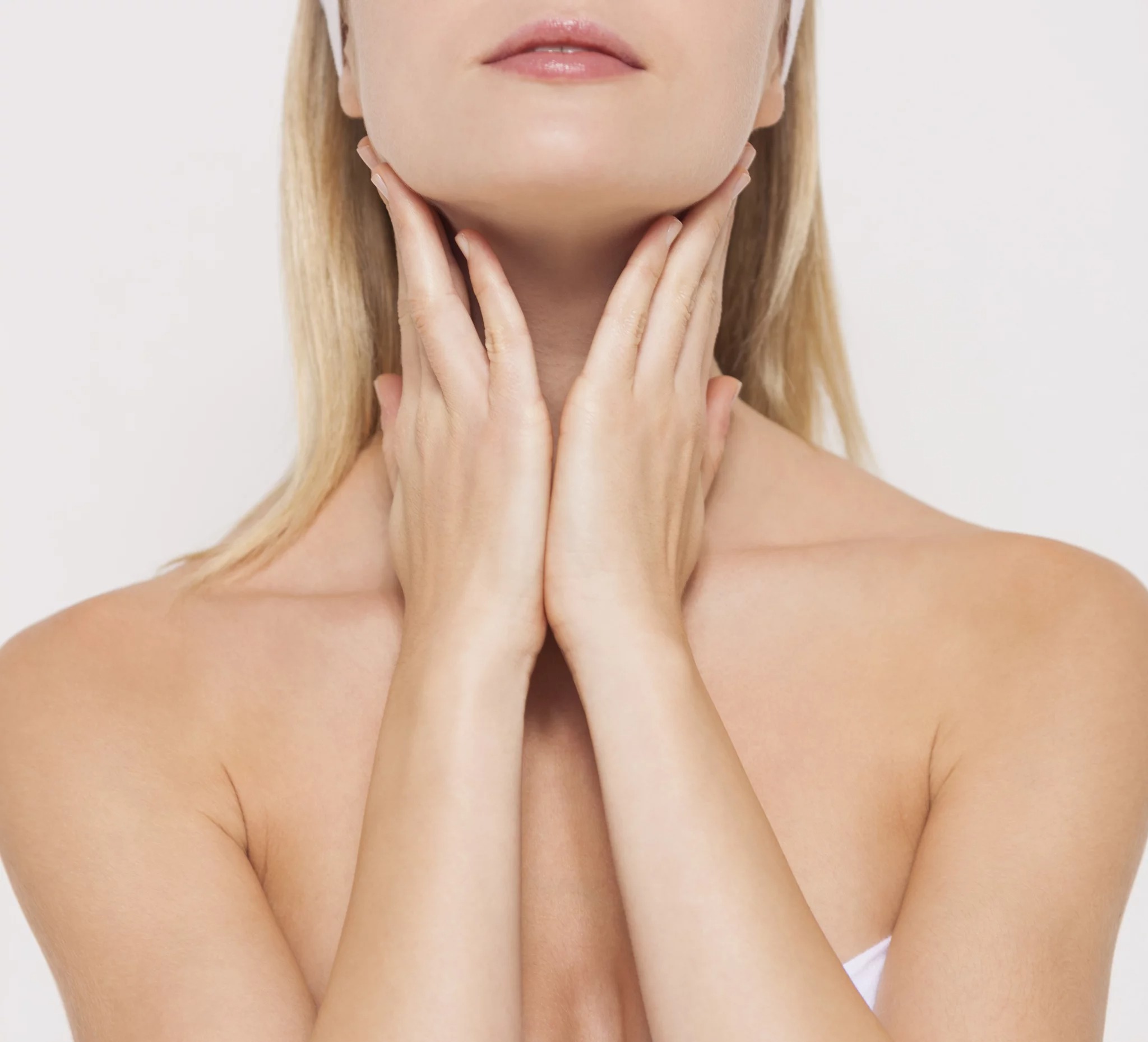 thói quen xấu lười dưỡng da cổ
