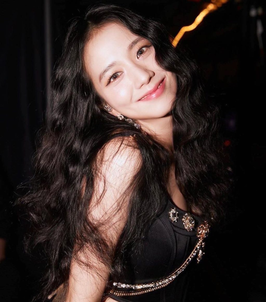 Cô nàng Jisoo với vẻ đẹp sang trọng.