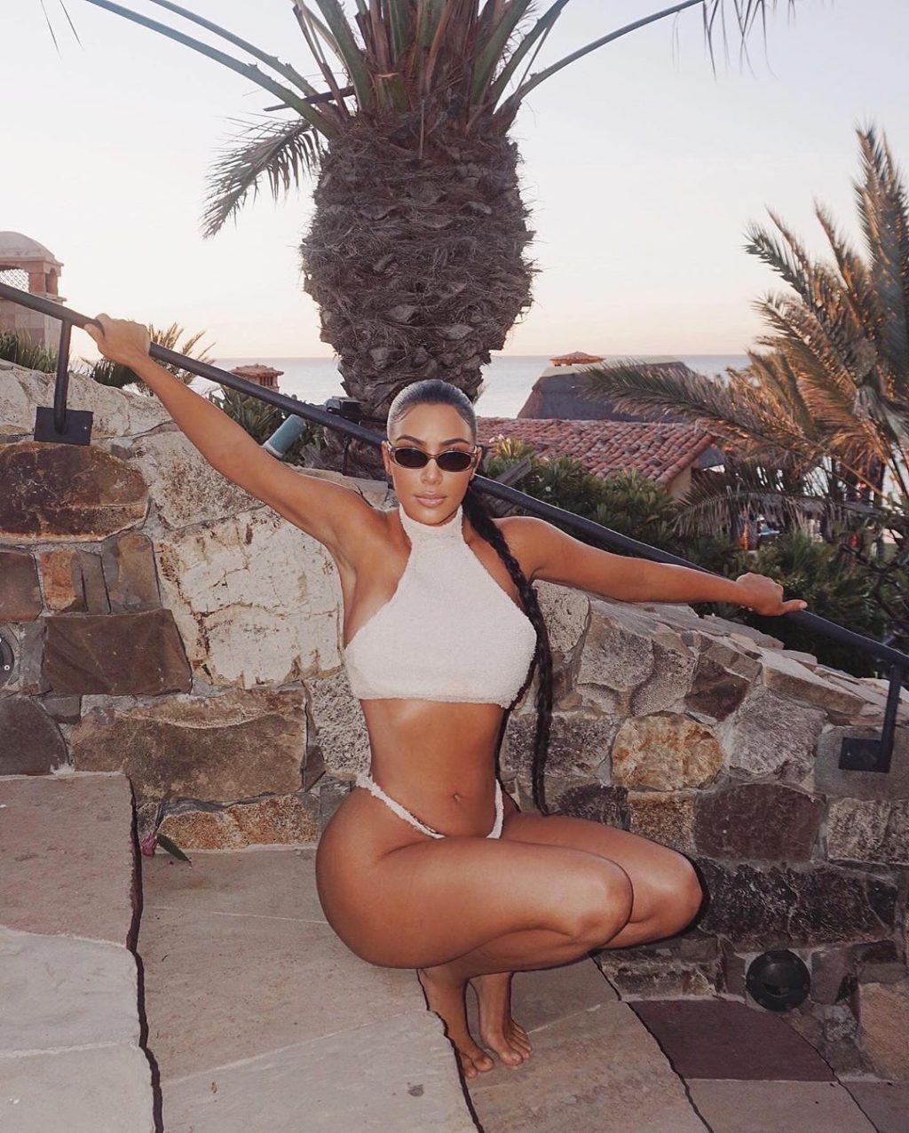 Học theo cách ăn uống thuần thực vật để giữ sức khỏe và dáng đẹp như Kim Kardashian