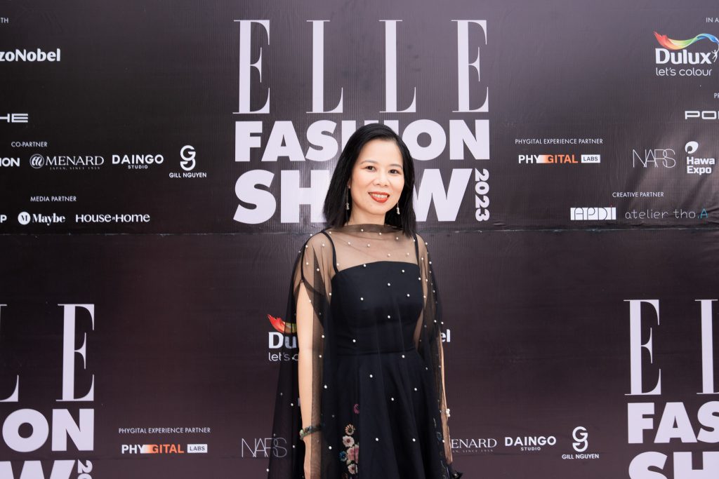 Manager của Nars tại ELLE Fashion Show 2023.