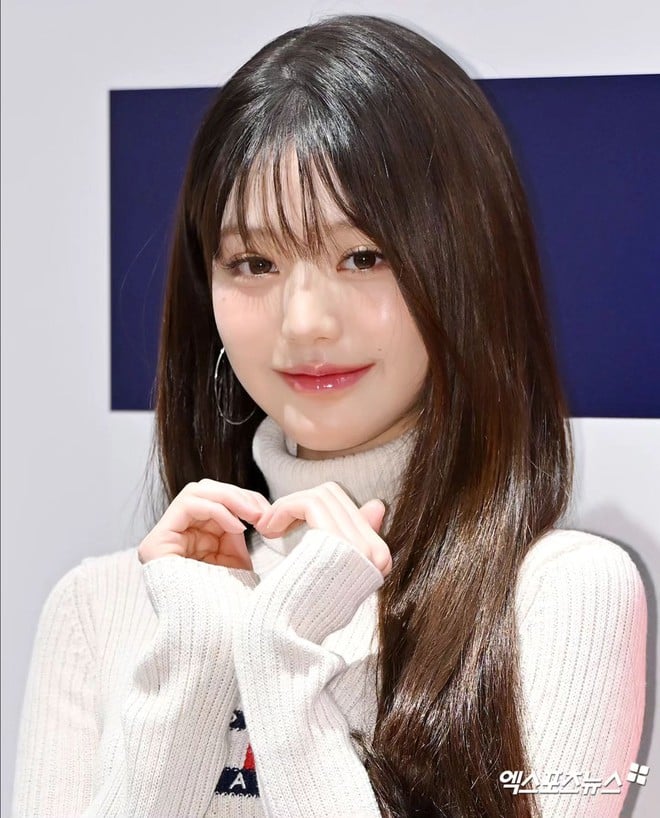Lớp makeup cũng trở nên vô cùng mướt mịn với lớp nền da xuất sắc của nữ idol.