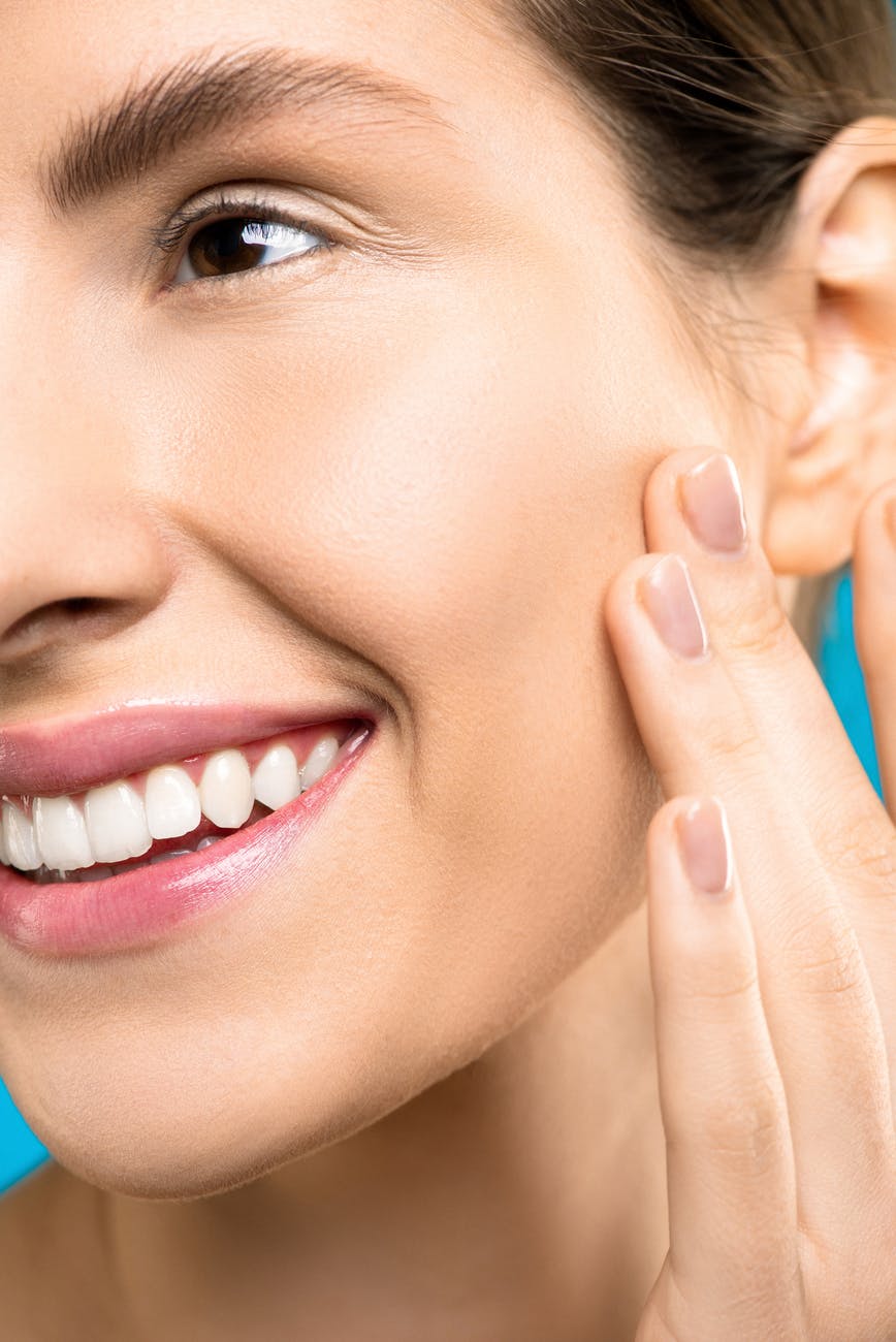 Nguyên nhân gây nên mụn ở má là do chế độ ăn uống không lành mạnh