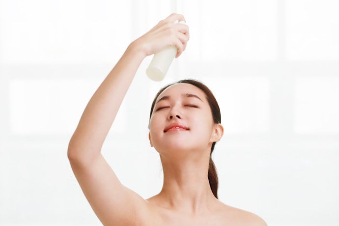 Xịt khoáng làm bắn ra các tia nước và hơi nước nên nếu bạn sử dụng xịt khoáng quá gần, quá liều lượng