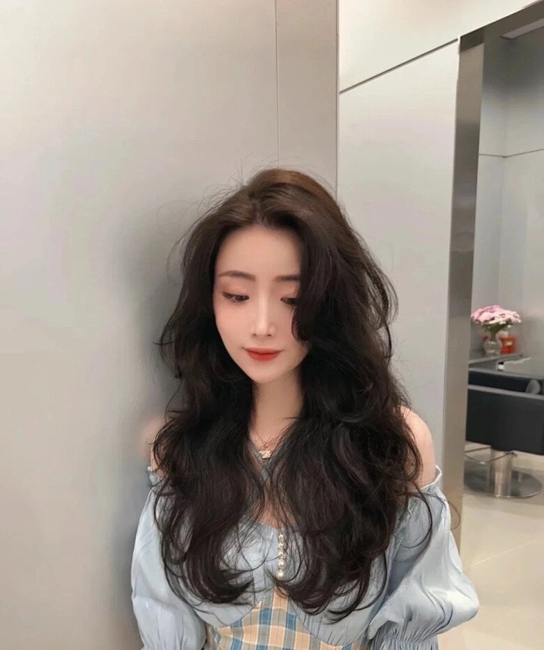 Một trong những lợi ích lớn nhất của tóc uốn thắt bím chính là sự dễ dàng trong việc chăm sóc