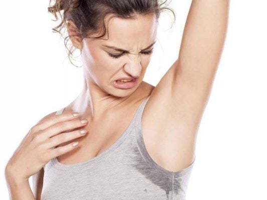 Có nhiều nguyên nhân có thể tạo ra mùi cơ thể.