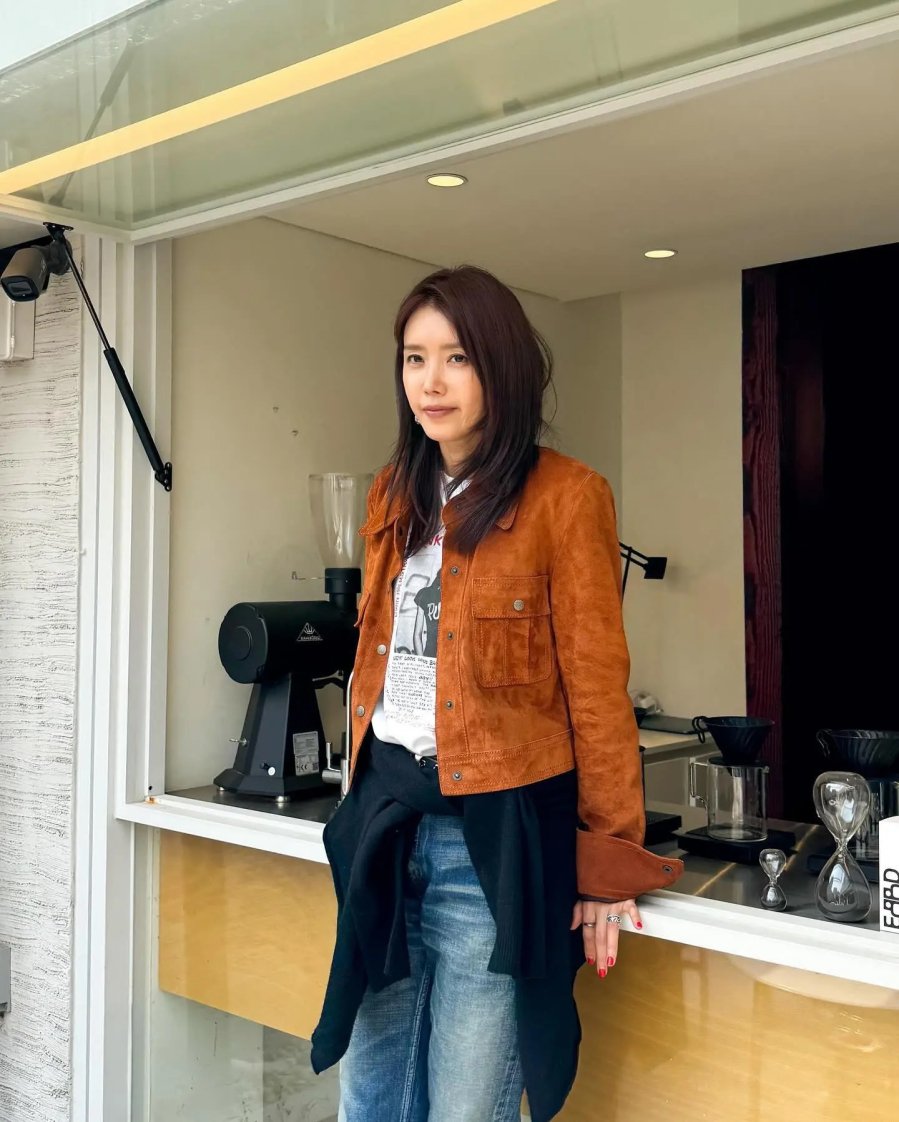 Kiểu tóc ngang vai phù hợp với phụ nữ trên 40 tuổi