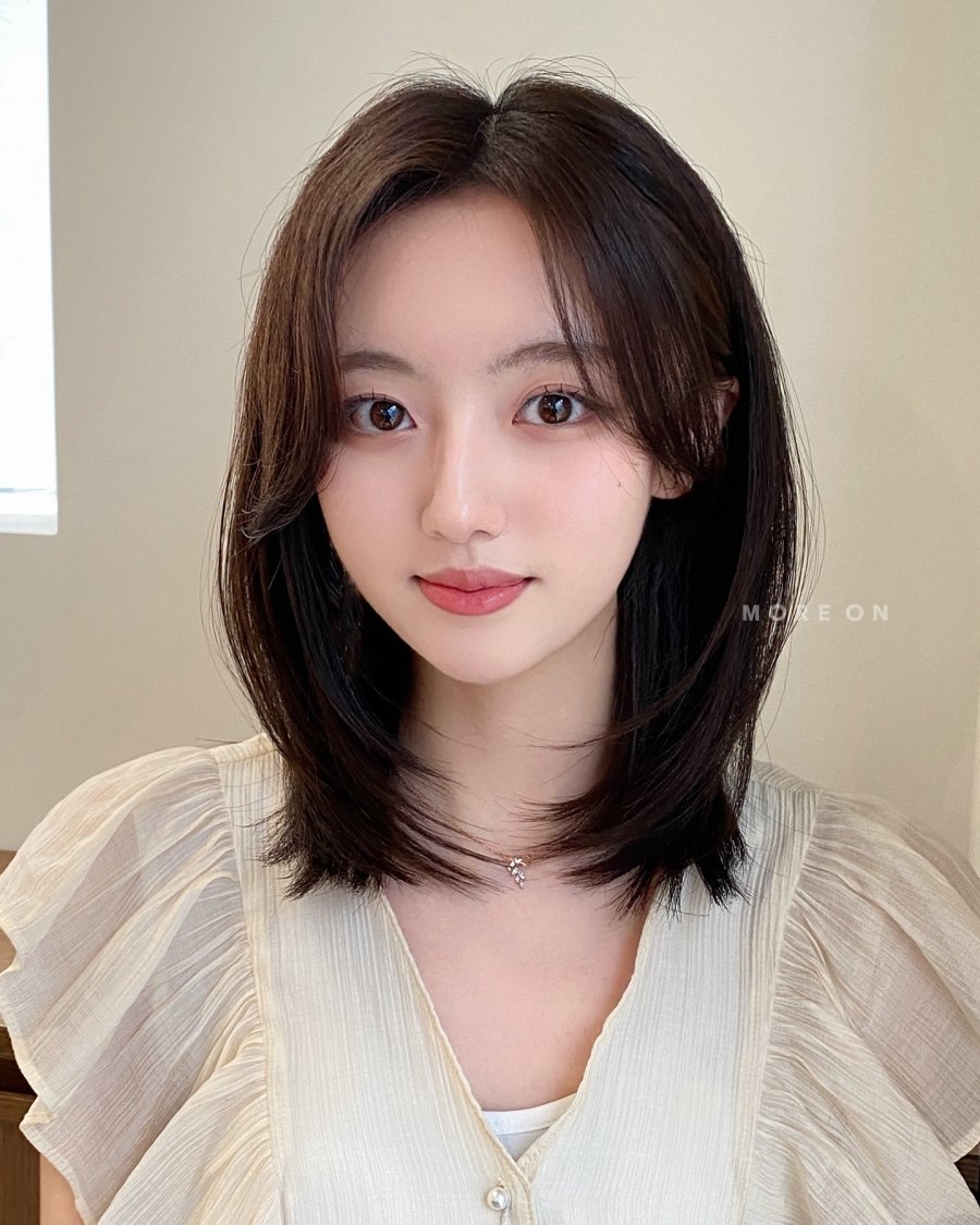 Các nàng cũng không sợ vẻ ngoài trở nên nhạt nhòa, trái lại vẫn ghi điểm ở nét tinh tế, sang trọng.