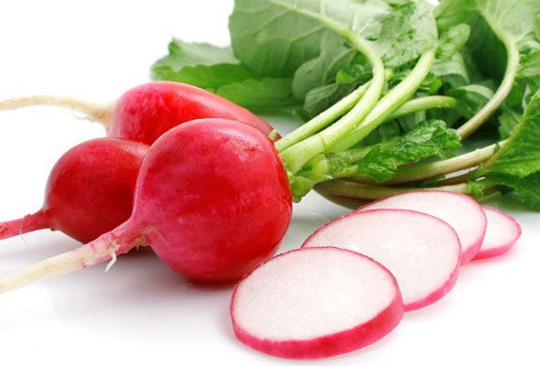 Củ cải đường còn giúp nhẹ nhàng lấy đi các tế bào da chết để lộ ra làn da tươi mới, đều màu hơn.
