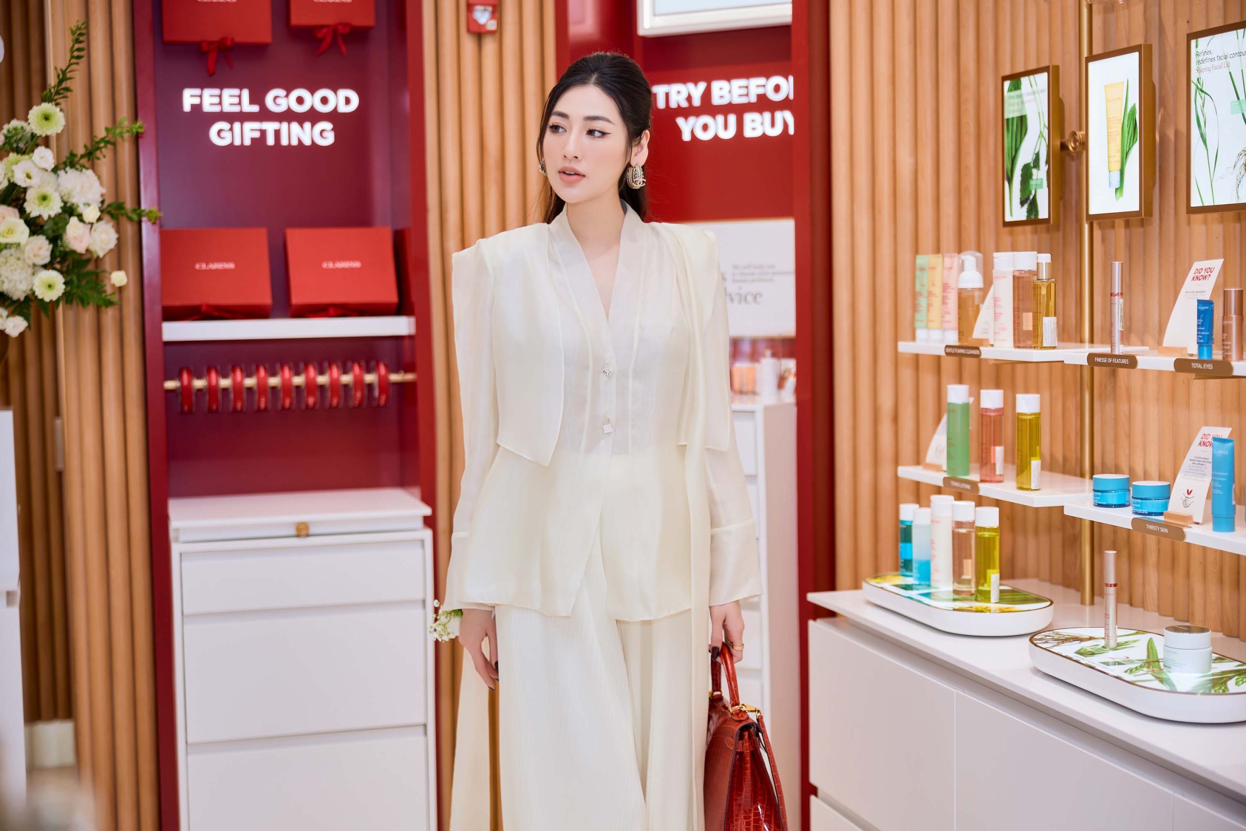 Dương Tú Anh xinh đẹp