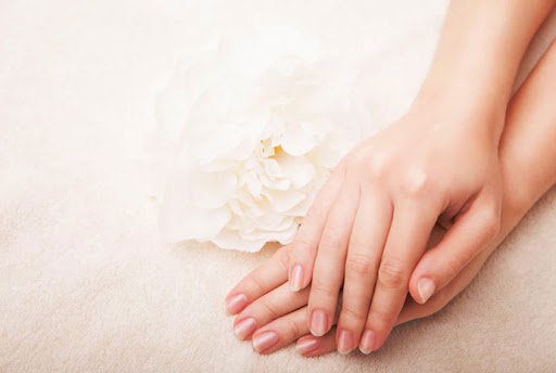 Bạn nên tránh rửa tay quá nhiều nếu có thể để tránh làm tay bị khô.