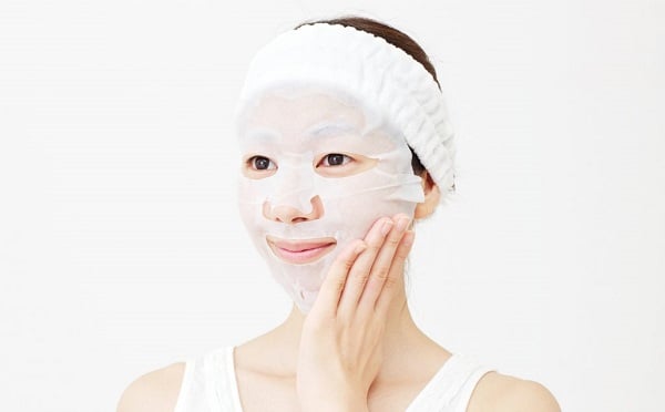 Nếu da bạn thuộc da dầu, bạn nên chọn mặt nạ kiềm dầu; nếu da bạn thuộc da nhạy cảm, bạn nên chọn mặt nạ dịu nhẹ.