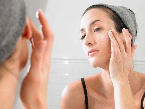 Chỉ nên dùng một lượng kem vừa đủ, khoảng hạt đậu cho mỗi lần sử dụng.