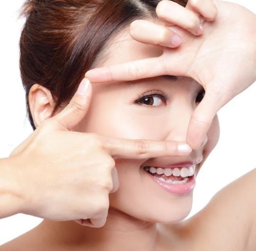 Mắt là khu vực cực kỳ mỏng manh, nhạy cảm dễ thể hiện sự lão hóa nhưng lại hay bị bỏ quên.