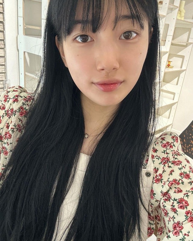 Suzy cho biết nếu bận rộn cô se dùng 10 phút dưỡng da, trong đó quá nửa dành cho quy trình làm sạch.