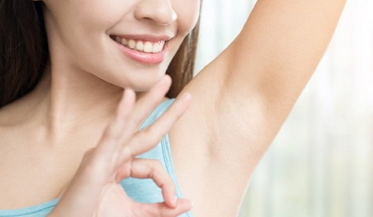 Glycolic Acid, Azelaic Acid, AHA, BHA... có thể điều trị thâm nách
