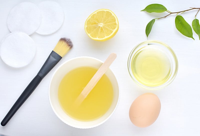 Mặt nạ trứng gà mang lại nhiều lợi ích cho làn da, giúp làm se khít lỗ chân lông.