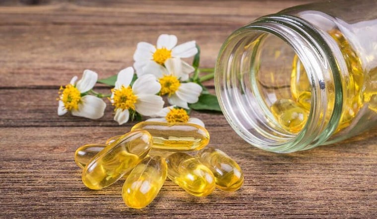 Vitamin E có đặc tính chống viêm, làm giảm các phản ứng viêm như sưng, tăng độ dày của da, ban đỏ, phù nề.