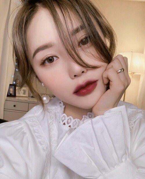 Màu này cũng cự kỳ tôn da và có thể sử dụng trong các dịp lễ hay các buổi gặp mặt.