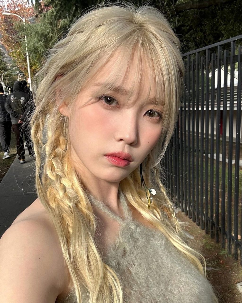 IU va mau toc bach kim