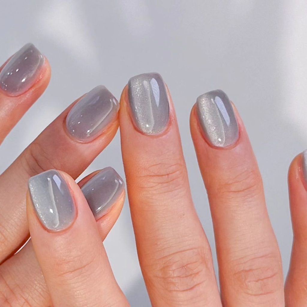 Mắt mèo - nail có ánh nhũ lấp lánh