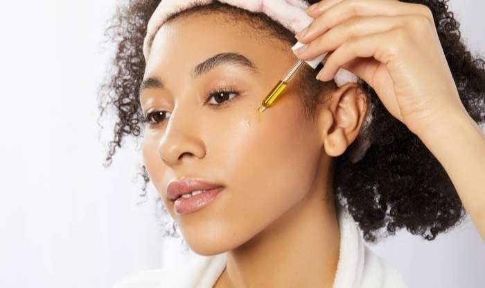 Khi được kết hợp cùng Vitamin C sẽ bảo vệ da khỏi tia UV sẽ giúp retinol đạt tối đa