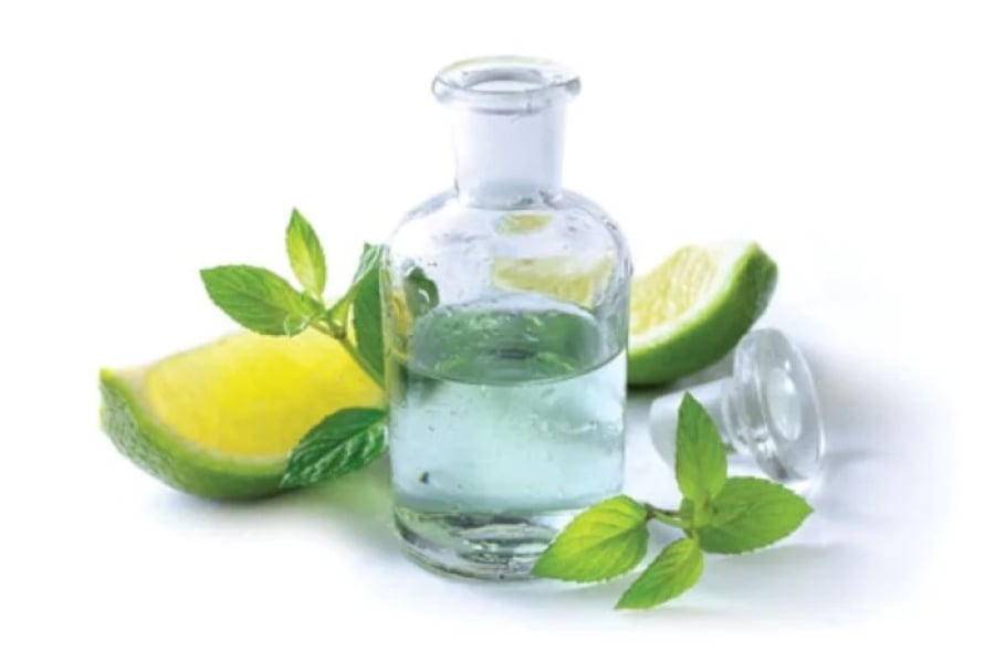 Serum tinh chất chanh giúp làm mờ vết thâm hiệu quả và tăng cường độ rạng rỡ cho làn da.