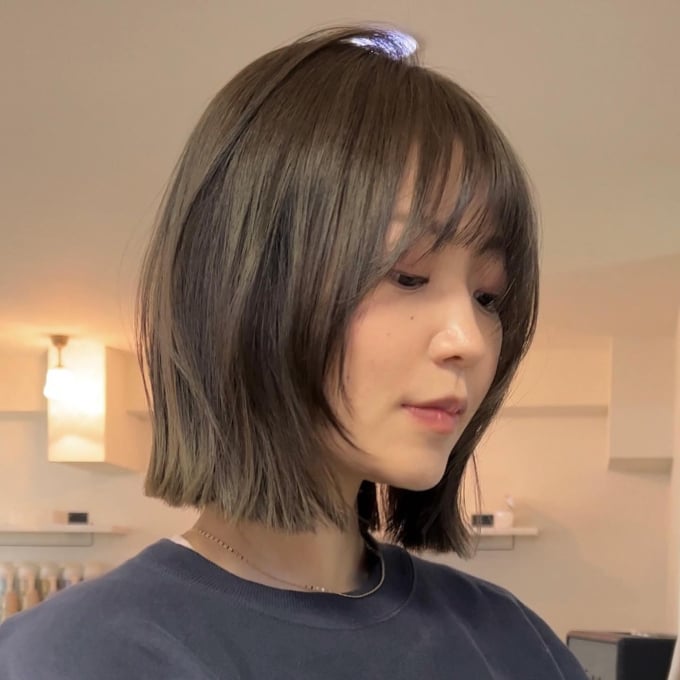 Tóc bob đuôi vểnh đang thịnh hành thường có thêm phần mái thưa hoặc mái bay.