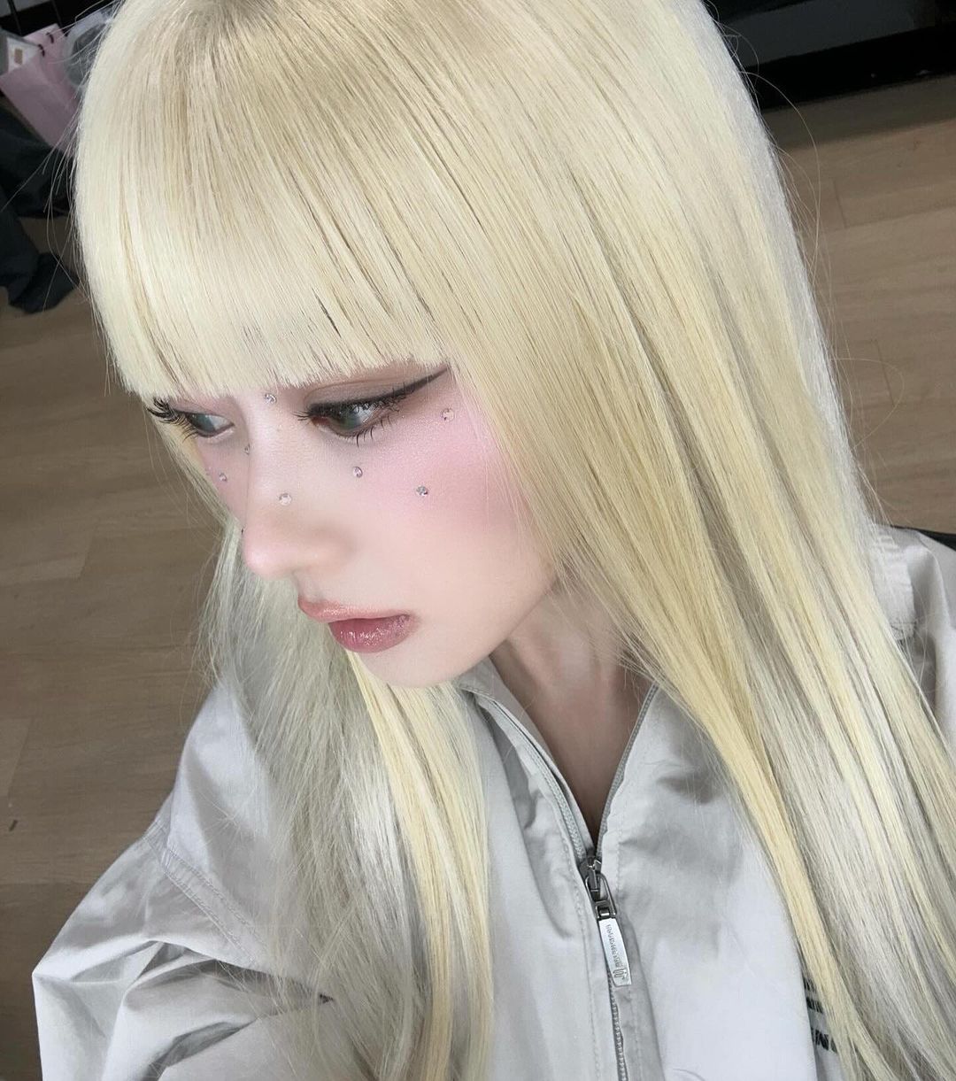 Giselle Aespa eyeliner trang điểm mắt