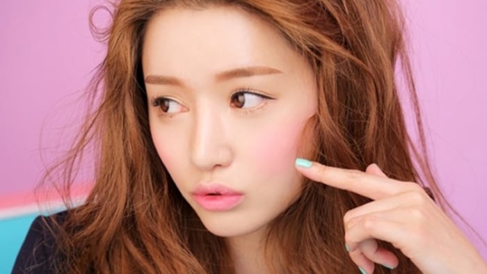 Son môi kết hợp màu má rất tiện lợi