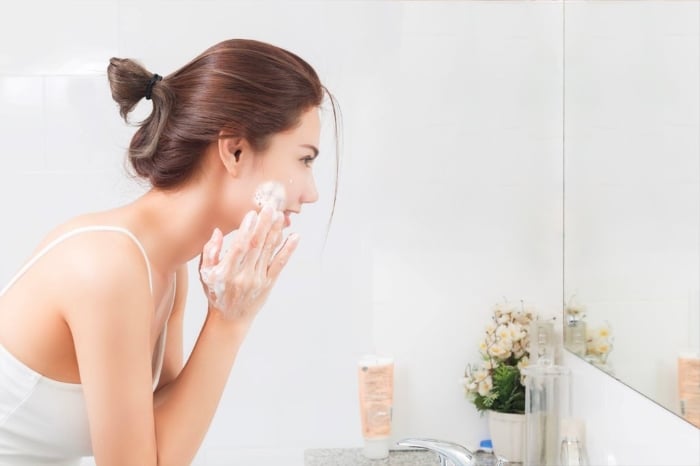 Sữa rửa mặt giúp làm sạch làn da