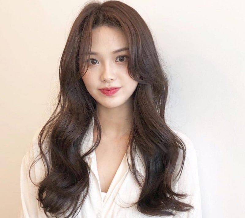 Kiểu tóc này giúp tôn lên nét dịu dàng và nữ tính