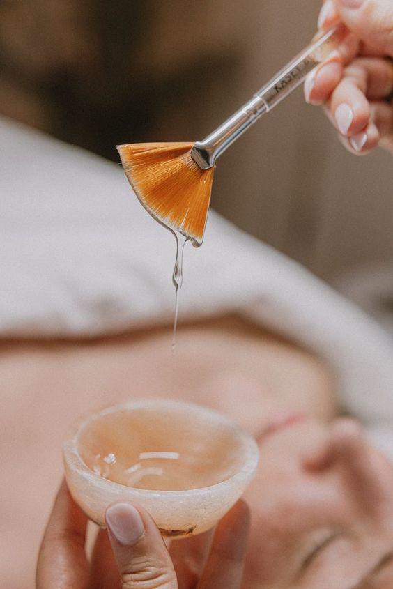 Giấm táo giúp cân bằng độ pH và còn có đặc tính giải độc.