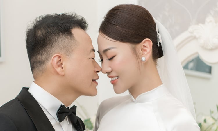 Phương Oanh tiết lộ đã thay đổi cách xưng hô với doanh nhân Hòa Bình