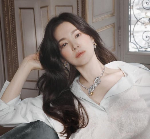 Nếu áp dụng kiểu tóc xoăn tỉa layer, vẻ ngoài không