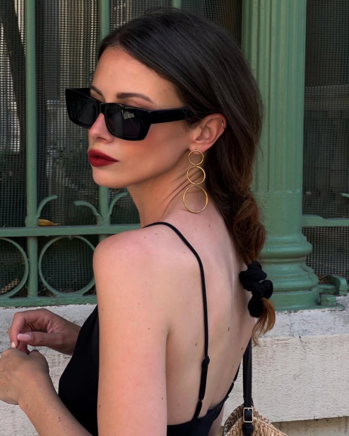 Các cô nàng Pháp áp dụng thường có độ rối nhẹ, điều này giúp