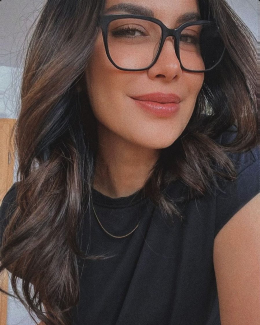 Kiểu tóc đơn giản này có vẻ ngoài bồng bềnh và năng động.