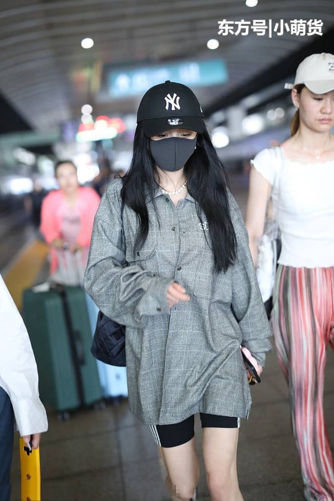 Ống kính cam thường cũng không tài nào dìm được sắc vóc