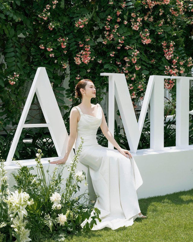 Sinh con được khoảng 2 tháng, Minh Hằng đã nhanh chóng tập luyện trở lại.