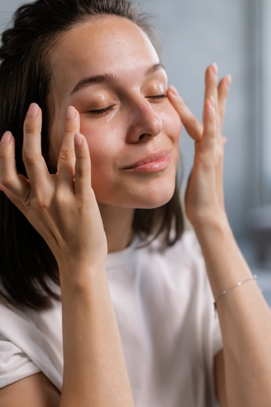 Retinol có khả năng chống lão hoá da, tuy nhiên hoạt chất này cũng kèm theo một số tác dụng phụ như khiến da ửng đỏ, khô da.
