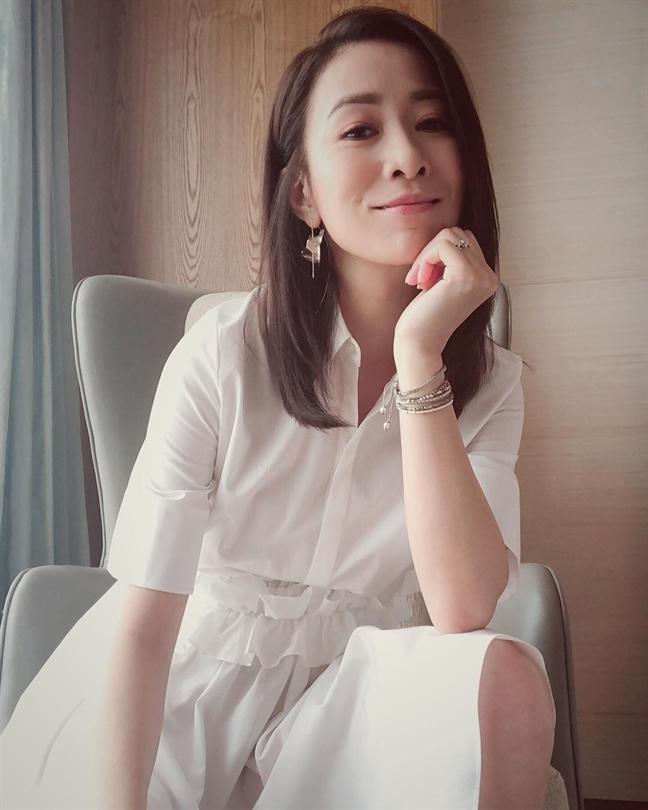 Cách làm trắng da cô thường áp dụng đó là dùng nước cốt chanh pha loãng, lấy bông gòn thấm vào hỗn hợp rồi thoa lên da.