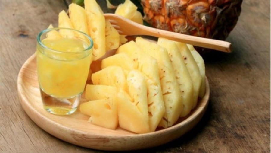 Dứa có tính hàn, vị ngọt mát, tác dụng tuyệt vời trong việc thanh nhiệt cho cơ thể trong mùa hè nóng nực.