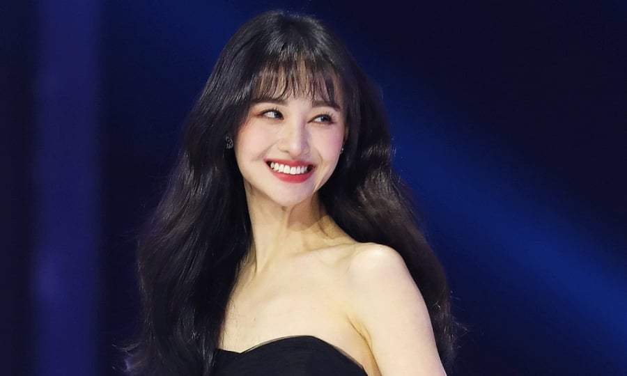 Cô sở hữu làn da trắng trẻo, mịn màng. Điều này có đóng góp không nhỏ từ 1 bí quyết làm đẹp đơn giản.