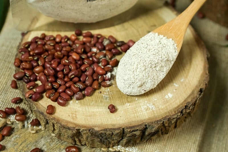 Mặt nạ này cải thiện sắc tố, nuôi dưỡng làn da với lượng lớn vitamin C và khoáng chất để mang đến vẻ ngoài rạng rỡ, trắng hồng.