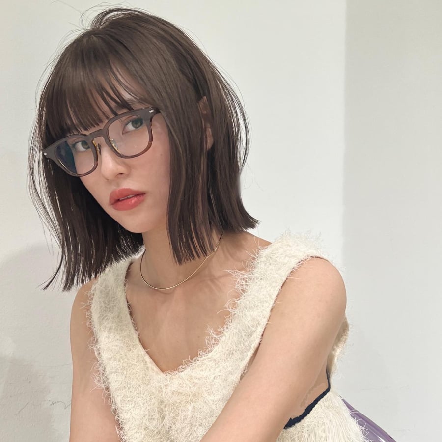 Mái thưa sẽ là lựa chọn lý tưởng hơn để giấu đi tình trạng tóc mỏng, đồng thời tạo hiệu ứng gương mặt nhỏ gọn