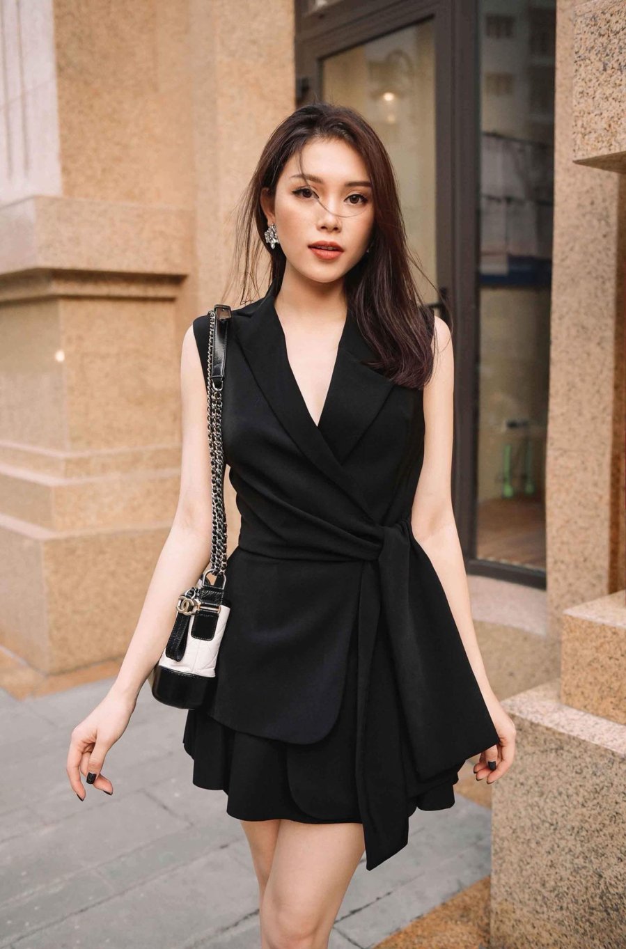 Giat-minh-voi-nhan-sac-qua-khu-cua-29352141_2138302799520902_2340050160730207842_o-1566119782-width1352height2048