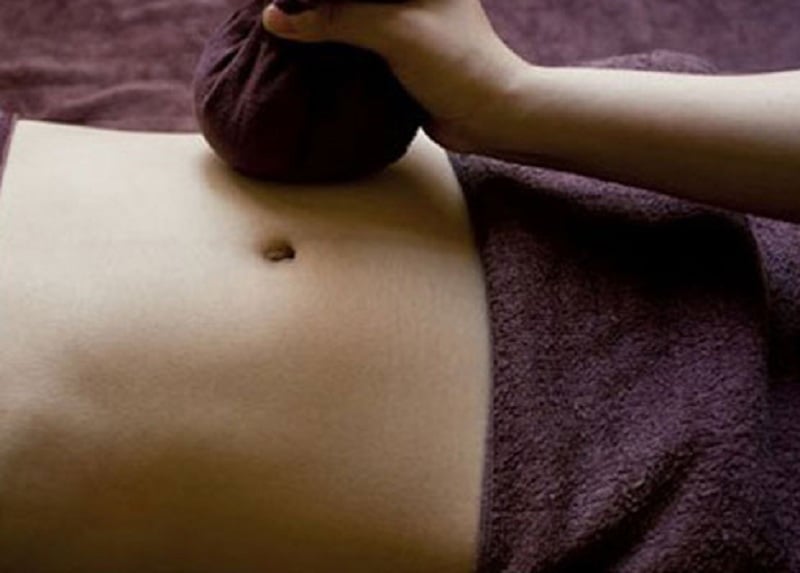 Việc tăng cường lưu thông máu thông qua chườm ấm không chỉ giảm đau nhức cơ và gân mà còn đẩy nhanh quá trình chữa bệnh.