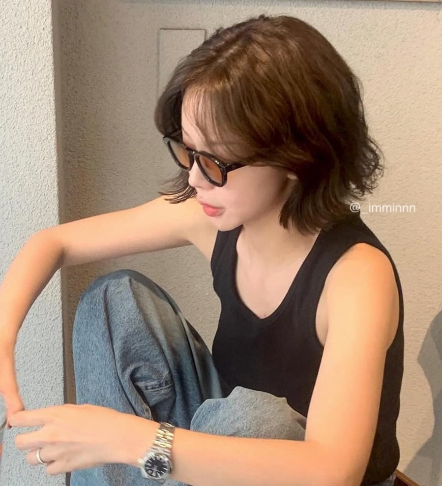 Tóc ngắn xoăn là kiểu tóc rất đáng thử trong mùa thu sắp tới.